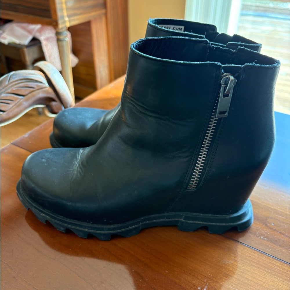 Sorel Joan of Arctic Wedge III Boots with Zipper in Black